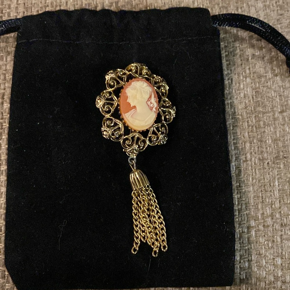 CAMEO Statement Victorian Revival Dangling Vintage Brooch tassel chain gold